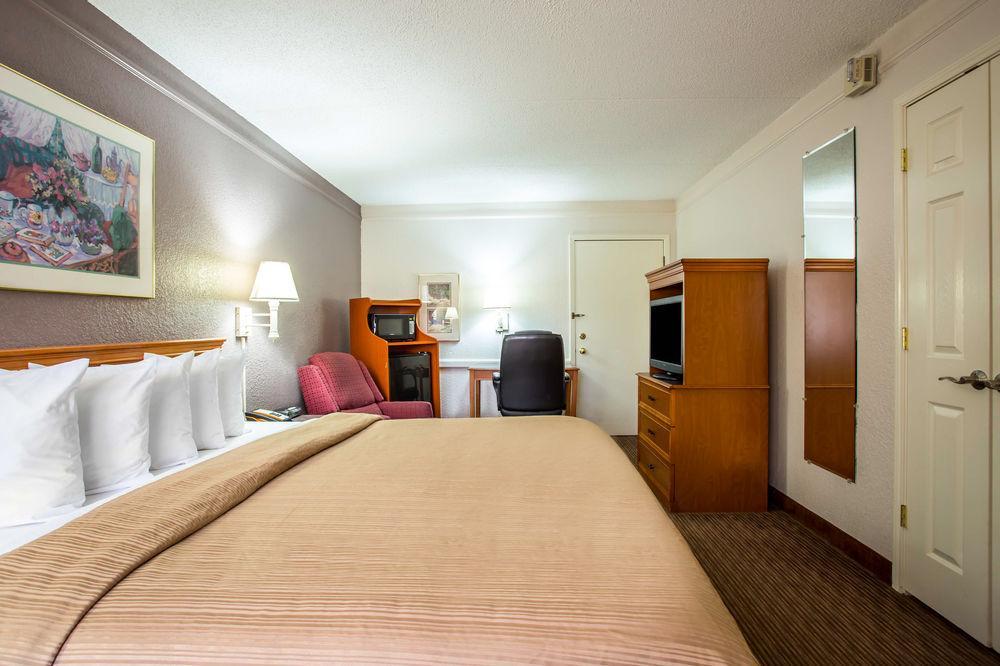 Quality Inn & Suites Airport Charlotte Luaran gambar