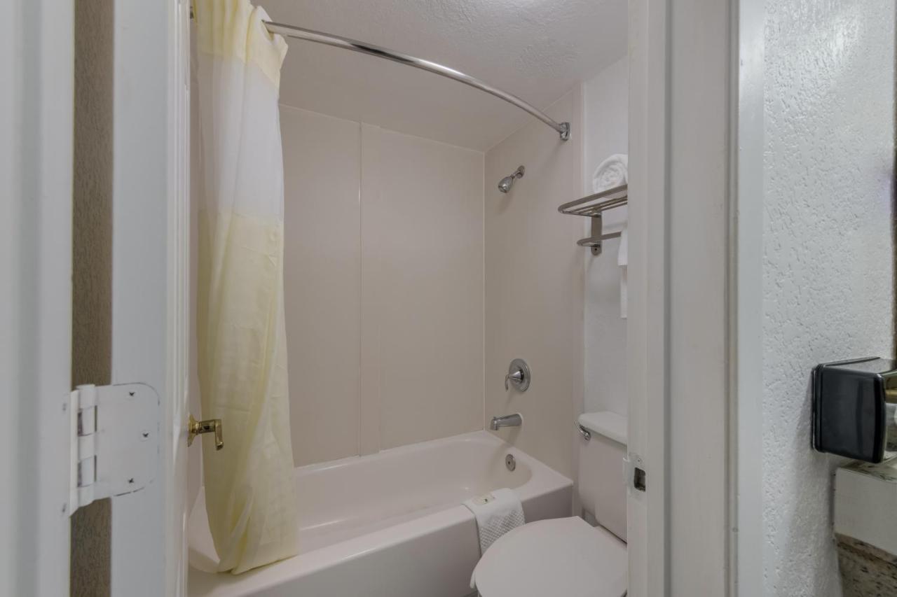 Quality Inn & Suites Airport Charlotte Luaran gambar