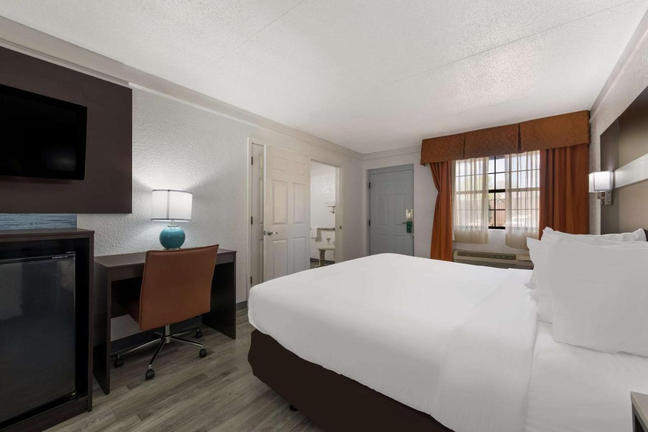 Quality Inn & Suites Airport Charlotte Luaran gambar